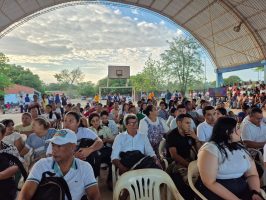 profesores, Padres de familia y acudientes asistentes al evento